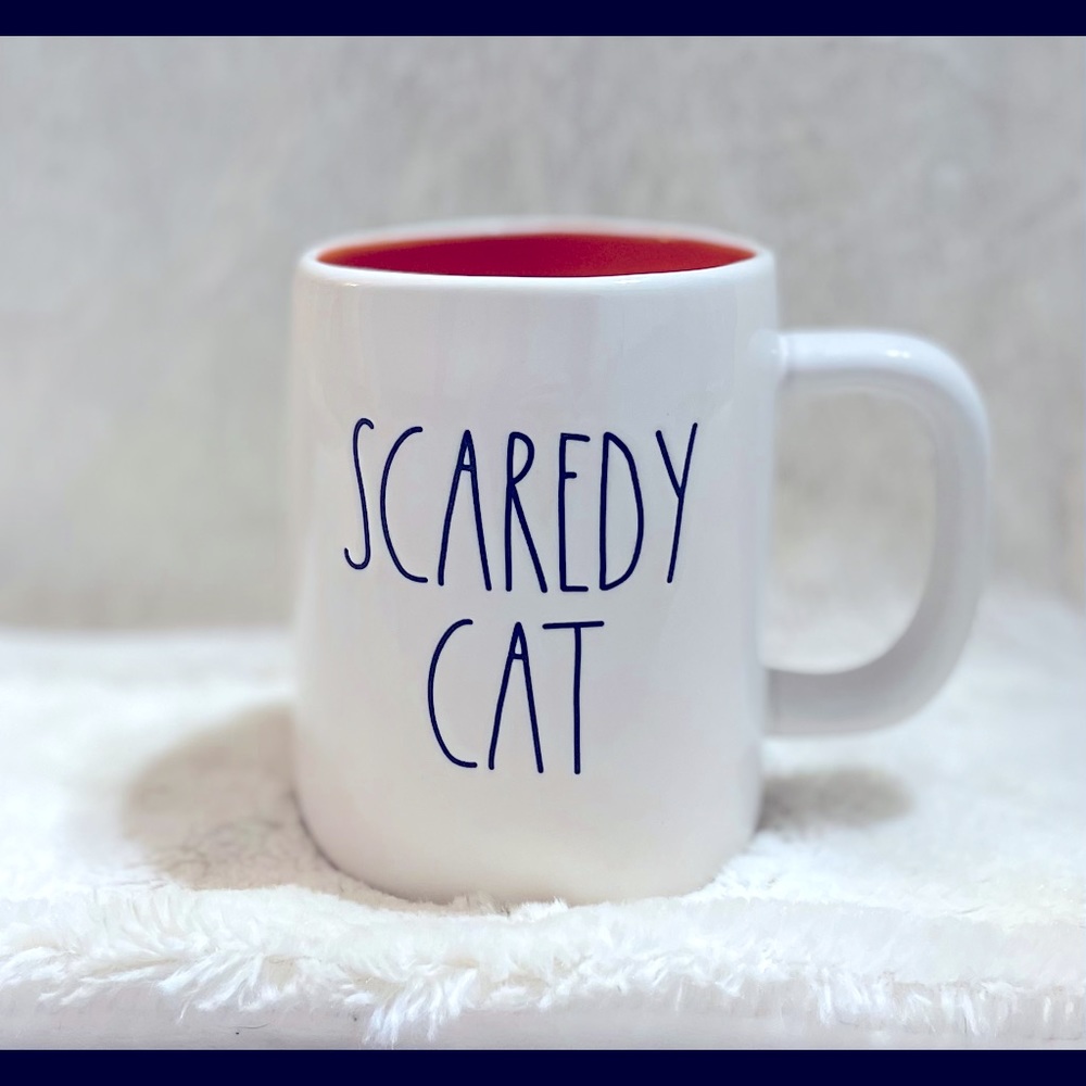 NWT RAE DUNN HALLOWEEN SCAREDY CAT MUG